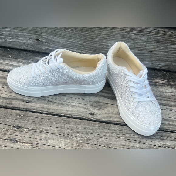 BETSEY JOHNSON WHITE IVORY SPARKLY WOMENS 8.5 M SIDNY SNEAKERS - Picture 10 of 13